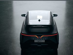 Thay vì bo tròn, ngoại thất VinFast VF 7 có sự vuông vức, góc cạnh